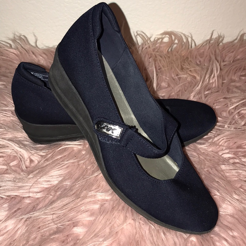 Black AKSport shoes
